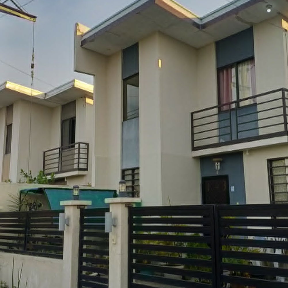 How much money should you have before signing a lease